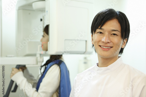 Photo: 笑顔の歯科医師 笑顔の歯科医師