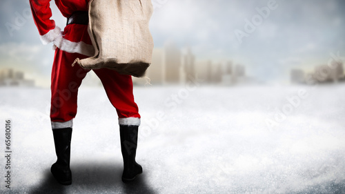 Photo: Weihnachtsmann in Winterlandschaft Weihnachtsmann in Winterlandschaft