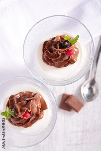 Photo: chocolate dessert and cream chocolate dessert and cream