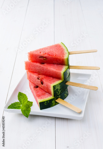 Photo: Cocomero nel piatto, close-up Cocomero nel piatto, close-up