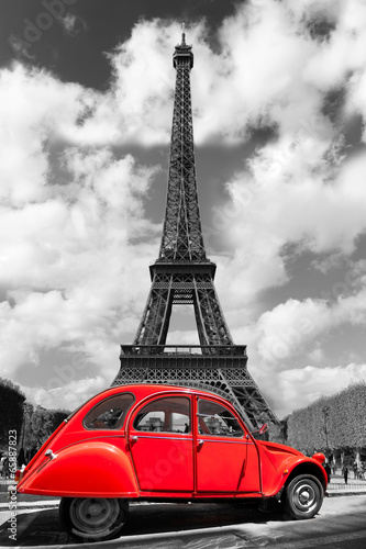 Obraz na płótnie Eiffel Tower with red old car in Paris, France