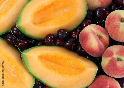 Photo: melone,ciliegie e pesche melone,ciliegie e pesche