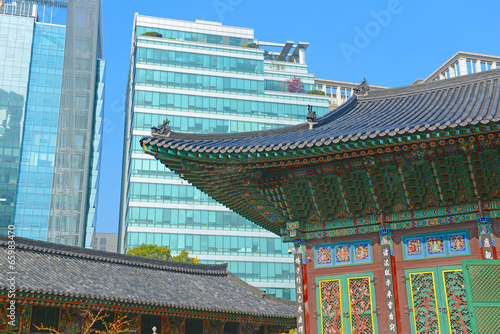 Photo: Traditional and Modern Architecture in Seoul, South Korea Traditional and Modern Architecture in Seoul, South Korea