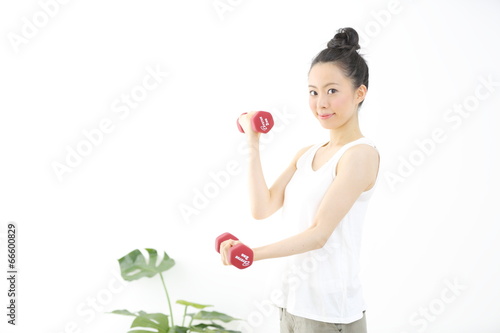 Photo: ダンベル・若い女性 ダンベル・若い女性