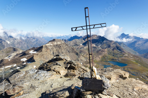 Photo: Croce in cima alla montagna Croce in cima alla montagna