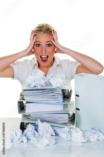 Photo: Frau im Büro mit Burnout Frau im Büro mit Burnout
