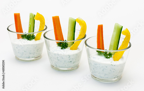 Photo: Rohkost-Sticks mit Quarkdip im Glas Rohkost-Sticks mit Quarkdip im Glas