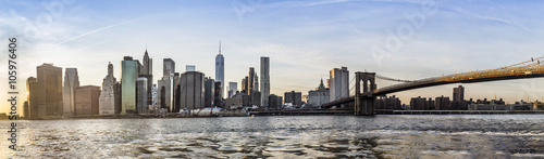 Fotoobraz na płótnie Manhattan W centrum miastowy widok z mostem brooklyńskim