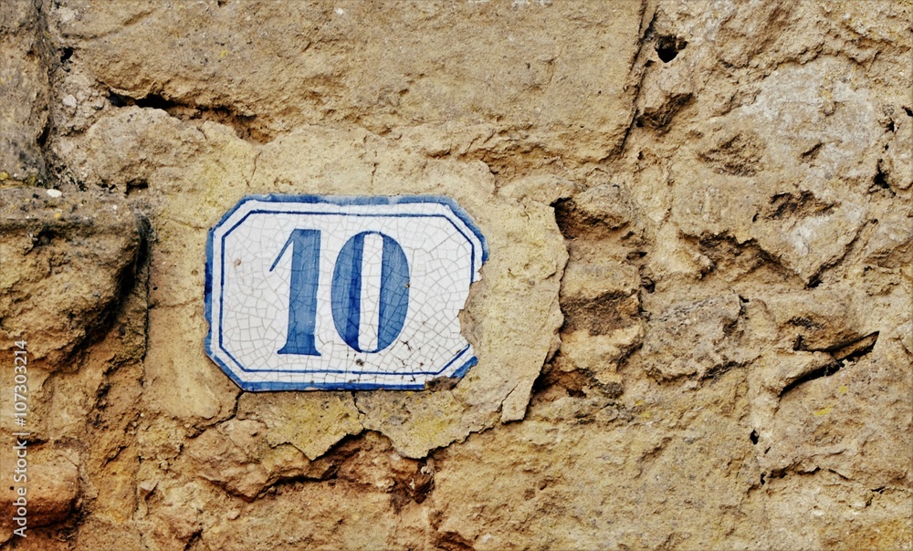 1000_F_107303214_MK4uqx2okEwWTDZV4eLuQkiTodhIA6CM.jpg