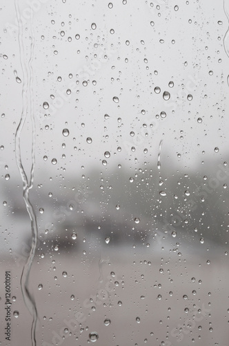 Naklejka na szybę Drops of rain on the window