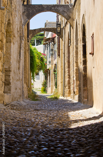 Fototapeta Narrow street in Rhodes town, Greece