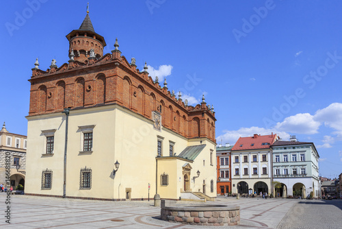 Plakat Tarnów, widok na renesansowy ratusz oraz kamienice rynku staromiejskiego od strony południowo-zachodniej