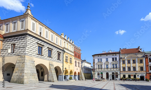 Plakat Renesansowe kamienice na rynku starego miasta w Tarnowie. Tarnów nazywany jest perłą polskiego renesansu