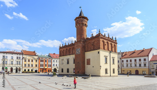 Plakat Rynek Starego Miasta w Tarnowie. Na środku placu renesansowy ratusz z 1598 roku.