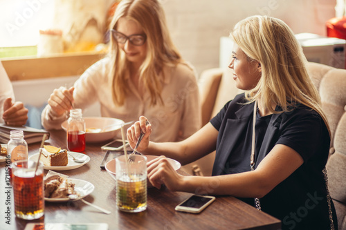 Zdjęcie XXL Ludzie Biznesu lunchu gościa restauracji spotkania restauraci pojęcia