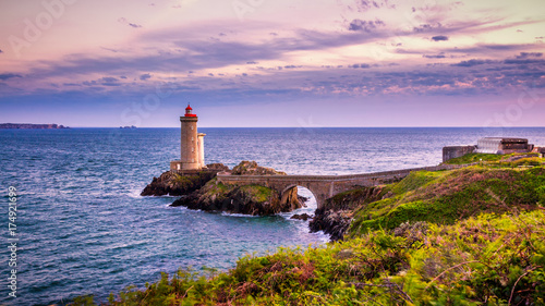 Zdjęcie XXL Widok latarni morskiej Latarnia morska Petit Minou w Plouzane, Petit Minou Fort, Brittany (Bretania), Francja.