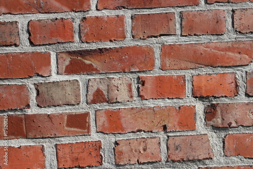 Rote Backsteinmauer/ Fassade eines Gebäudes