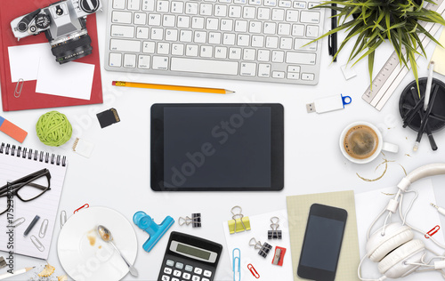 Fotoobraz na płótnie widok z góry niechlujny home office desk web design header