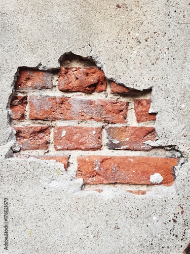 Cegły w murze