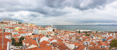 Plakat Pejzaż miejski architektura Panoramiczny Plenerowy widok Portas robi Sol punkt widzenia, Lisbon Portugalia