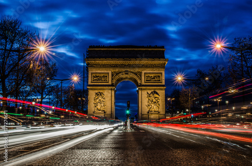 Arc de triomphe by night, Paris