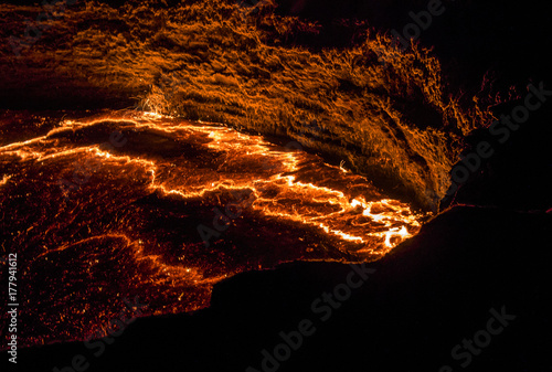 Fotoobraz na płótnie Panorama Erta Ale krater wulkanu, topniejąca lawa, depresja Danakil, Afar, Etiopia