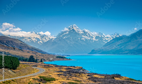 Mount Cook and lake Pukaki. Otago, New Zealand