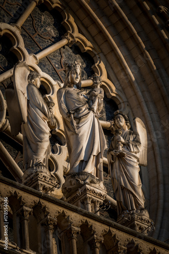 Zdjęcie XXL Notre-Dame de Paris, średniowieczna katolicka katedra na Ile de la Cite w czwartej dzielnicy Paryża we Francji.