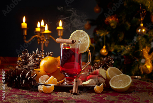 Mulled wine with spices .