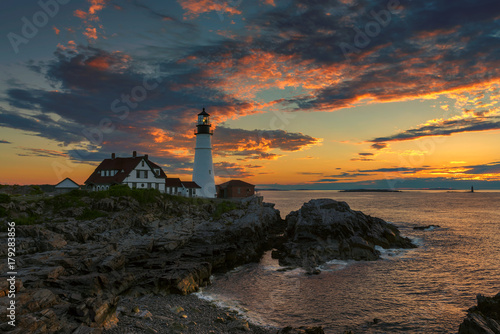 Zdjęcie XXL Portlandzka latarnia morska przy wschodem słońca, przylądek Elizabeth, Maine, usa.