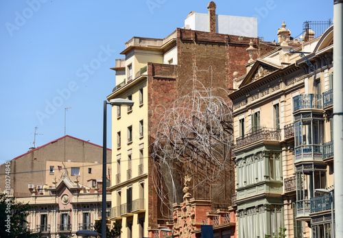 Zdjęcie XXL Budynki przy ulicy Carrer d'Arago w Barcelonie, Katalonia, Hiszpania.