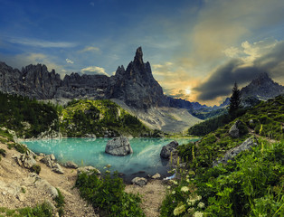 Lago di Sorapiss with amazing  turquoise color of water. The mountain lake in Dolomite Alps. Italy