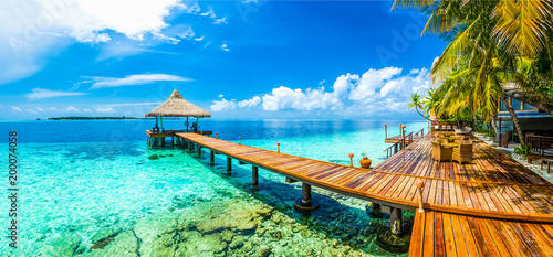 Maldives beach resort panoramic landscape © leningrad1975