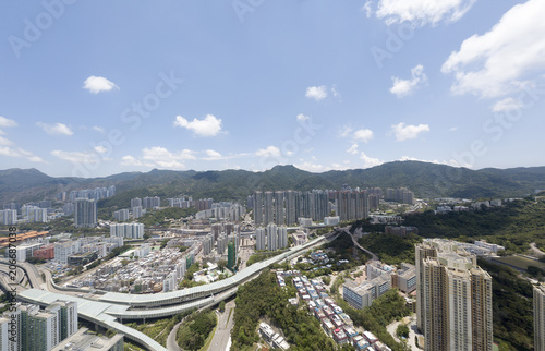 Plakat Powietrzny panarama widok na Shatin, Tai Bladym, Shing Mun rzeka w Hong Kong