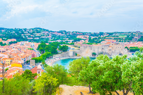 Foto obraz na płótnie canvas czteroczęściowy - "tetraptyk" - Aerial view of Collioure and its royal castle, France