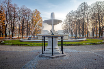 Fontanna w parku Saskim w Warszawie, Jesień