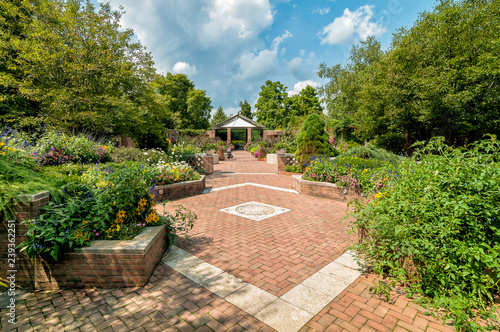 Plakat Patio uprawia ogródek teren przy Chicagowskim ogródem botanicznym, Glencoe, Illinois, usa