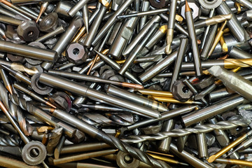 Metall Recycling, alte Fräser und Bohrer als Altmetall zur Wiederverwertung