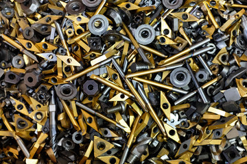 Metall Recycling, alte Fräser und Bohrer als Altmetall zur Wiederverwertung