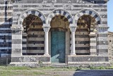 Particolare della facciata della Basilica di Saccargia, Codrongianos. Sardegna