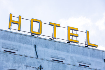 Hotel-Schriftzug