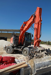 Pelleteuse sur un chantier de construction