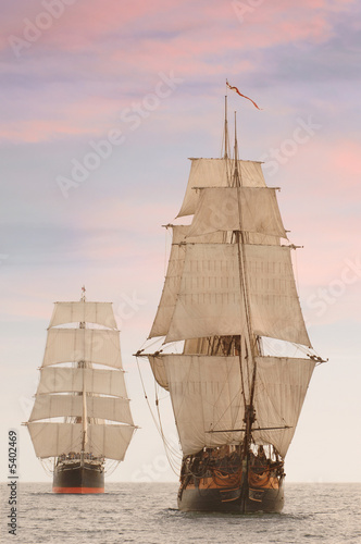 tall-drewniane-zabytkowe-zaglowce