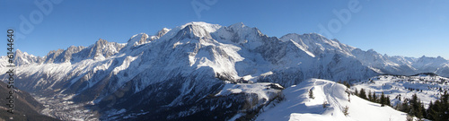 Panoramique massif du Mont Blanc vu du Prarion © marité74
