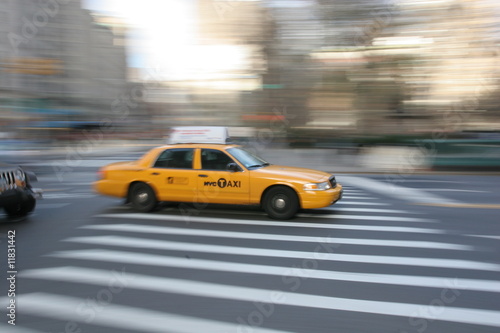 taxi-w-nowym-jorku-manhattan-fifth-avenue