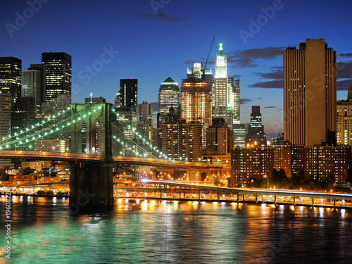 Fototapeta New york Manhattan bridge after sunset