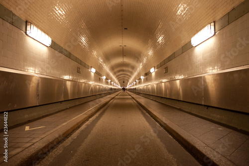 stary-elbtunnel-hamburg