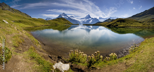 jezioro-z-szwajcarska-gorska-refleksja-szwajcaria-