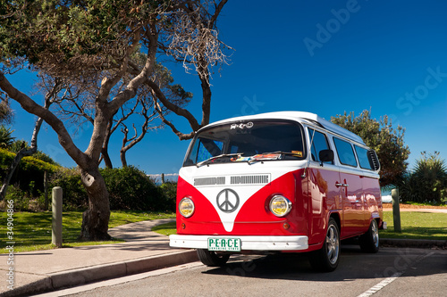 czerwony-combi-van