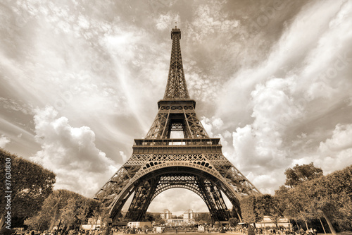 Fototapeta Paris - Eiffel Tower